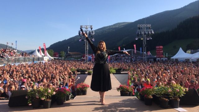 Adriana auf der Kaiser Wiesn © Adlmann Promotion